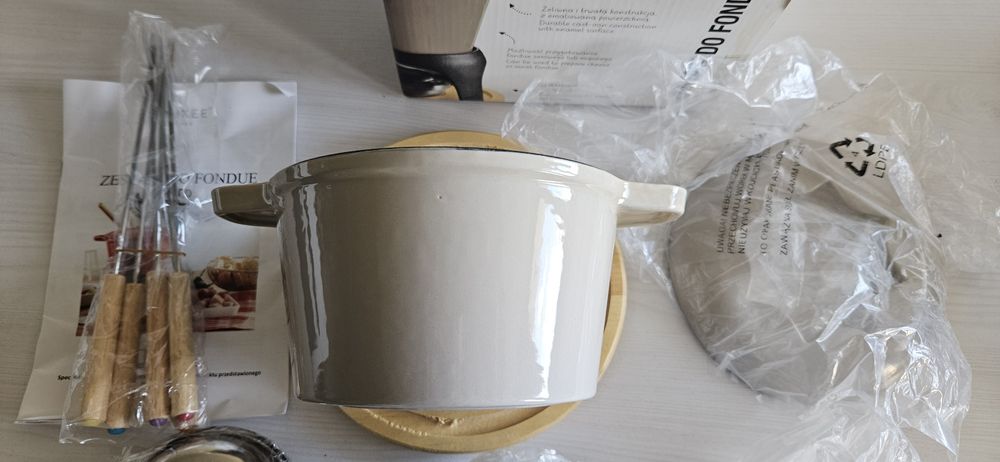 Zestaw żeliwny do fondue SMUKEE KITCHEN