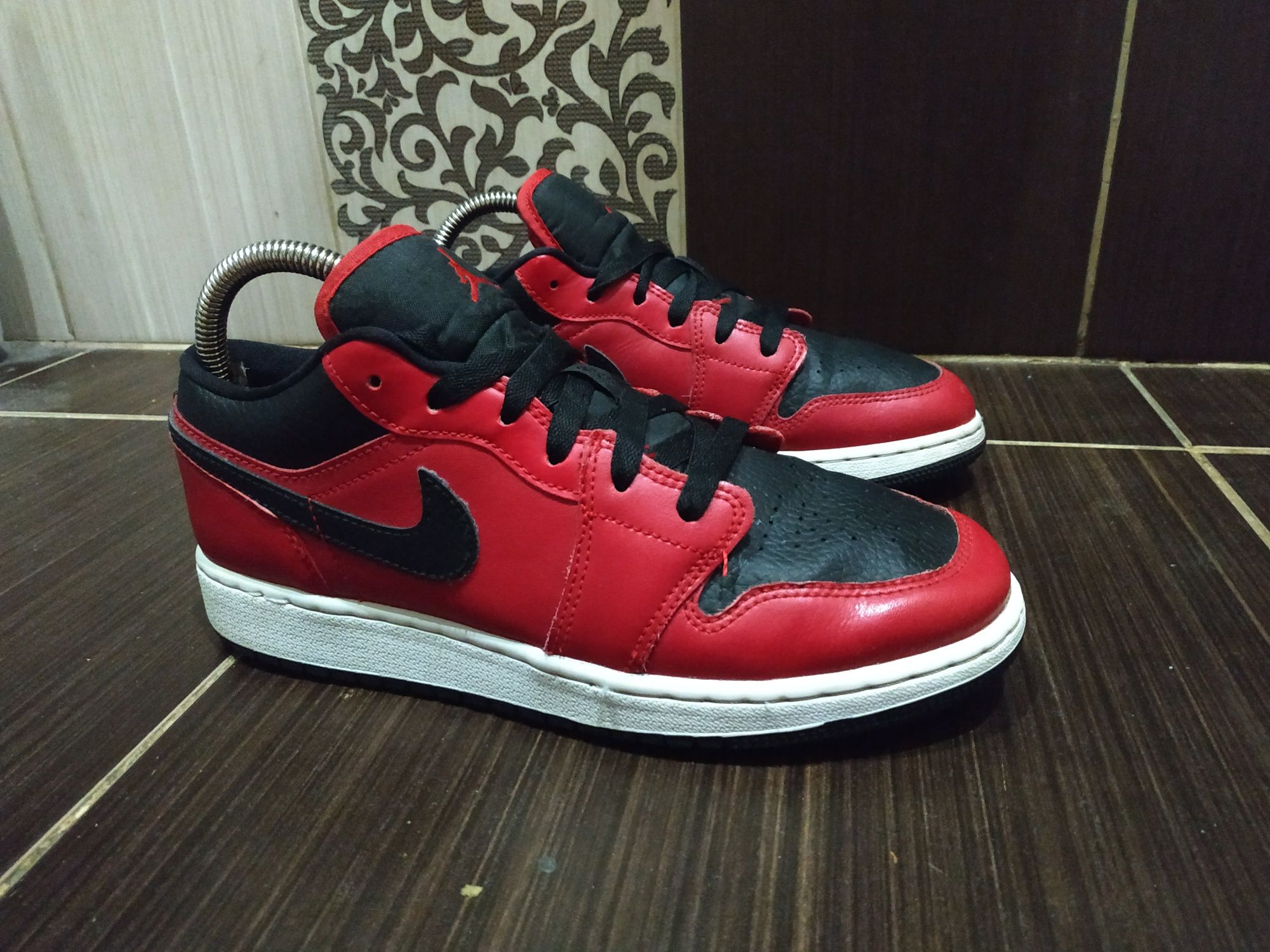 Жіночі шкіряні кросівки nike air jordan 1