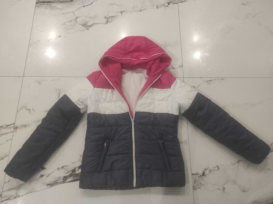 Жіноча спортивна куртка