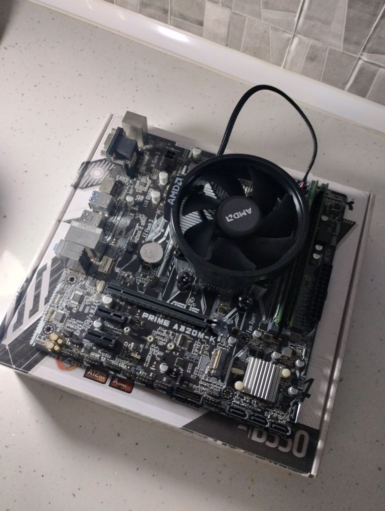 Комплект AM4 AMD Ryzen 5 1600, A320, DDR4 16GB, BOX