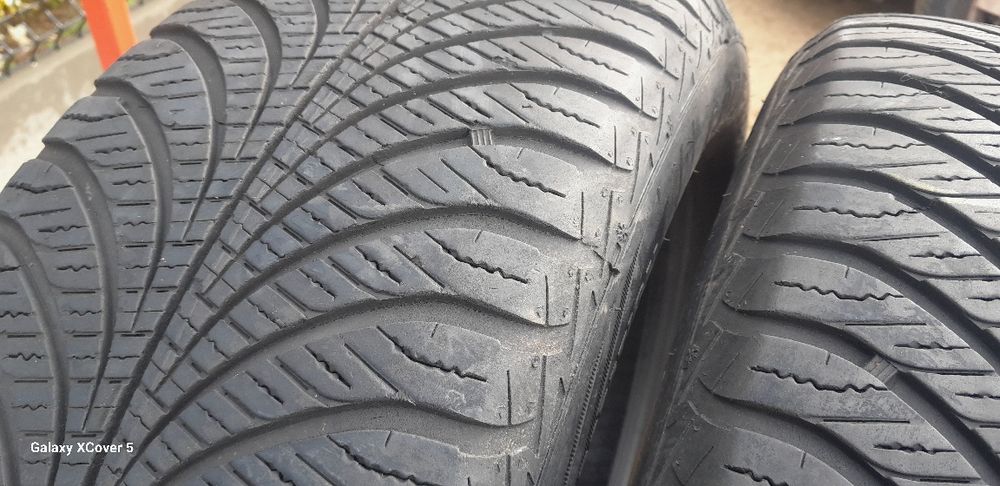 Opony Wielosezonowe 225÷60÷17÷.GOOD YEAR.100 zł.Adres-ZALESIANY 33 A.