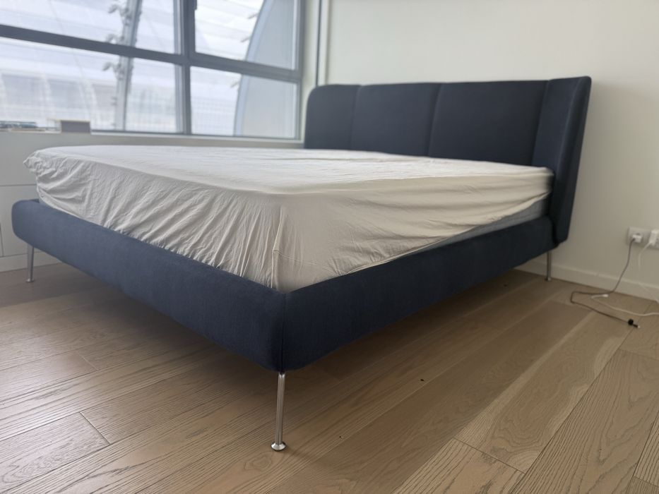 Cama de casal com colchao King Size - seminovo - 6 meses de uso