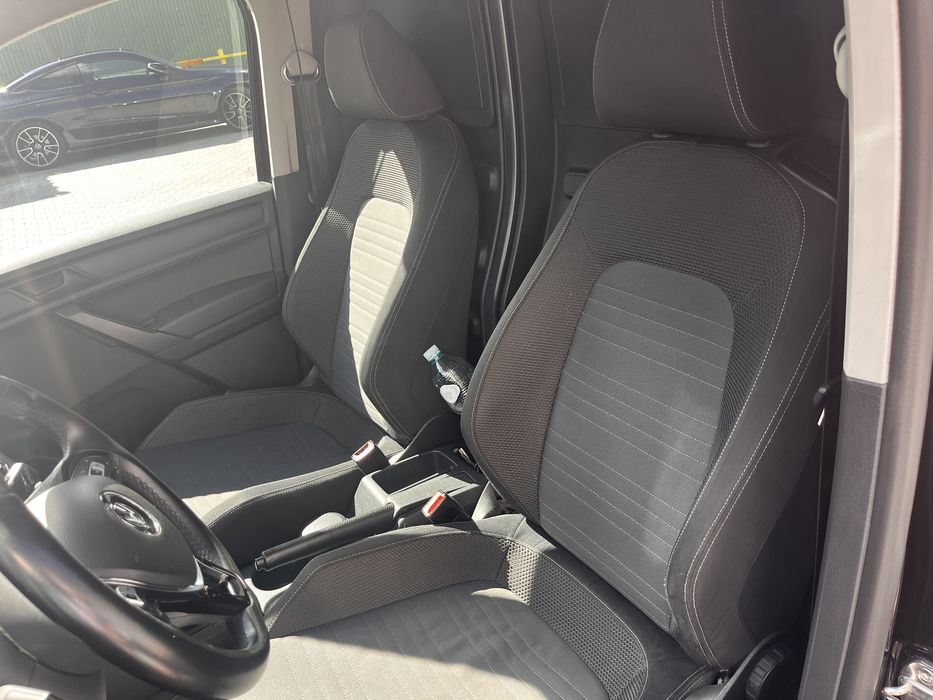 Volkswagen Caddy VW 2018 2.0 TDI 150km Czarny bogato wyposażony FV VAT