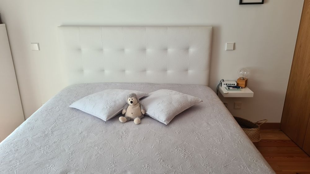 Cama casal c/ arrumação