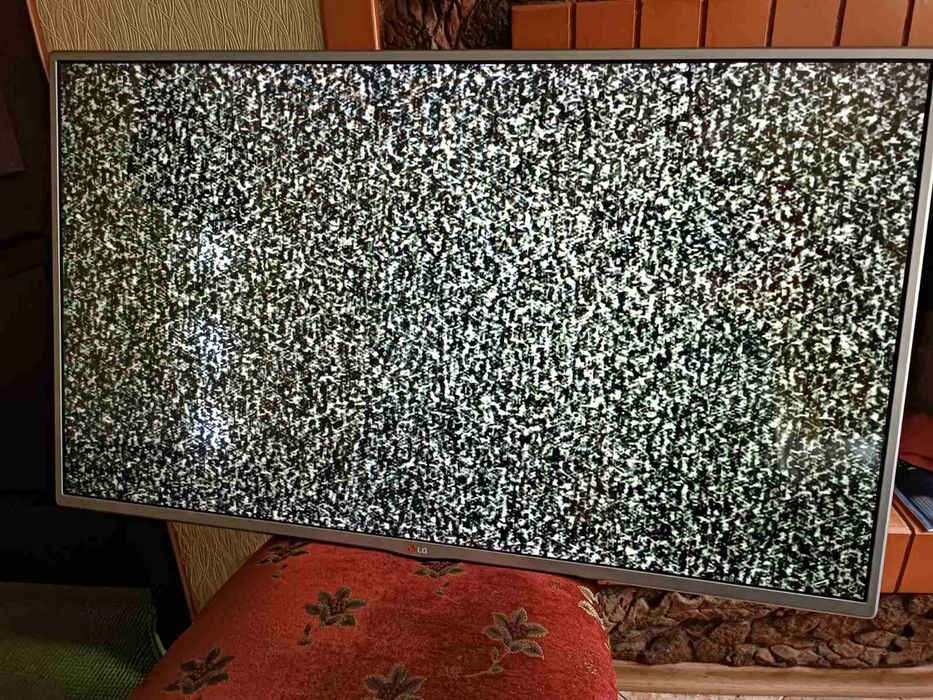 Телевізор LG 42 дюйми