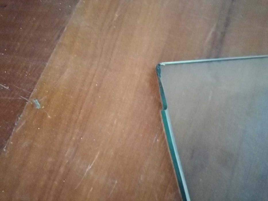 Balcão para comércio, com expositores no topo e excelente arrumação