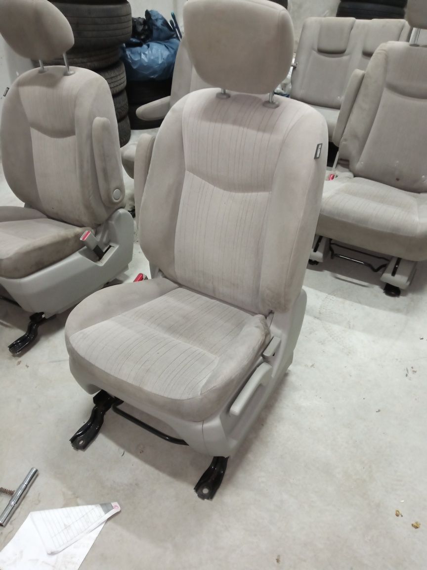 Сидіння Nissan Quest