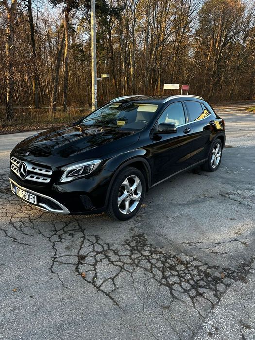 Mercedes-Benz GLA Mercedes-Benz GLA