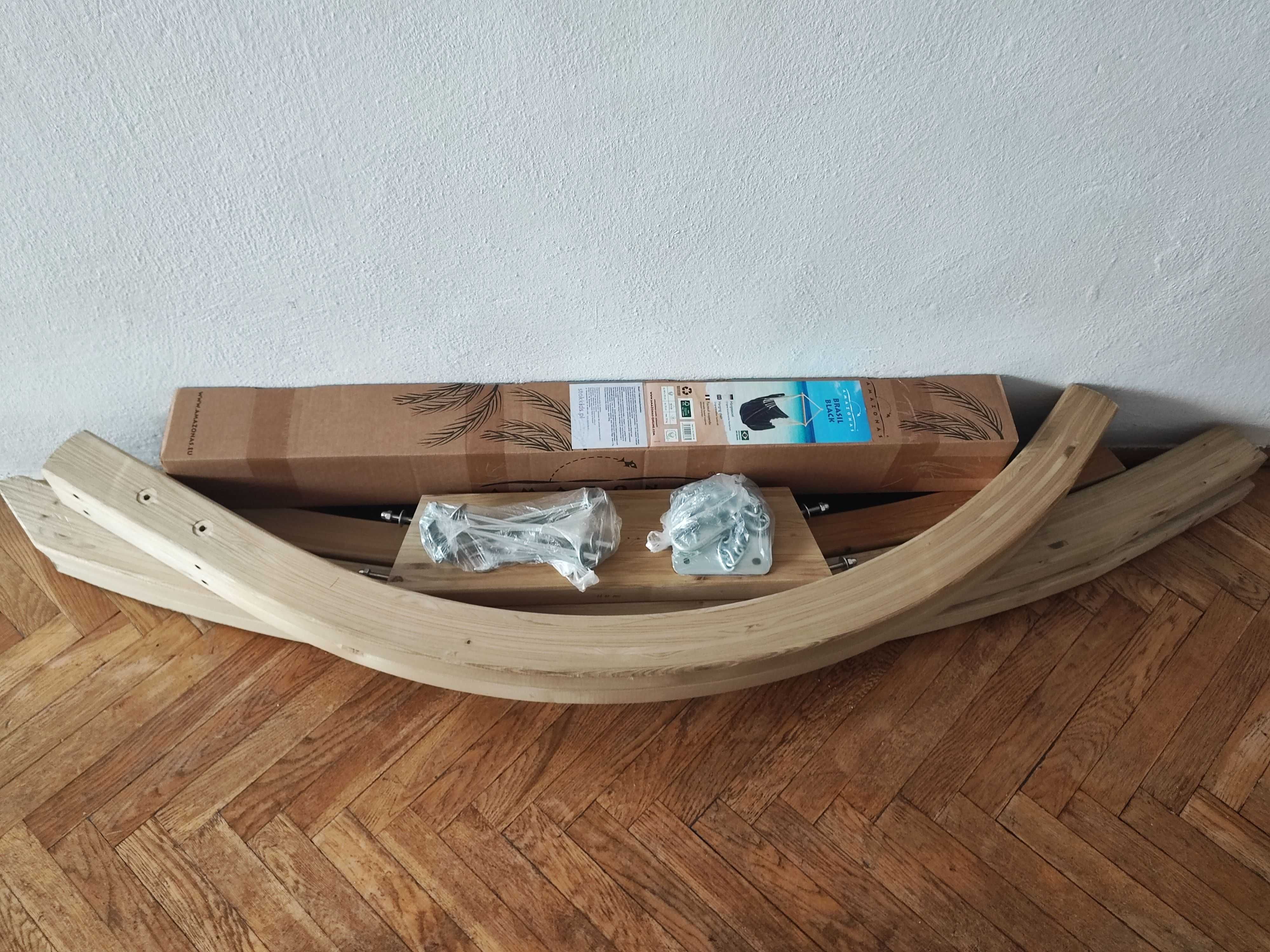 Fotel wiszący Amazonas z porządnym drewnianym stelażem