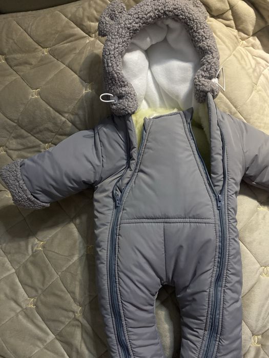Продам дитячий зимній комбінезон на 3-6 місяців