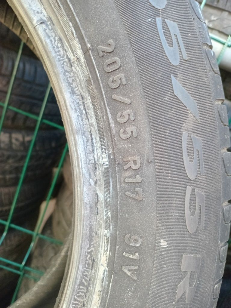 205/55r17 Pirelli Cinturato P7.