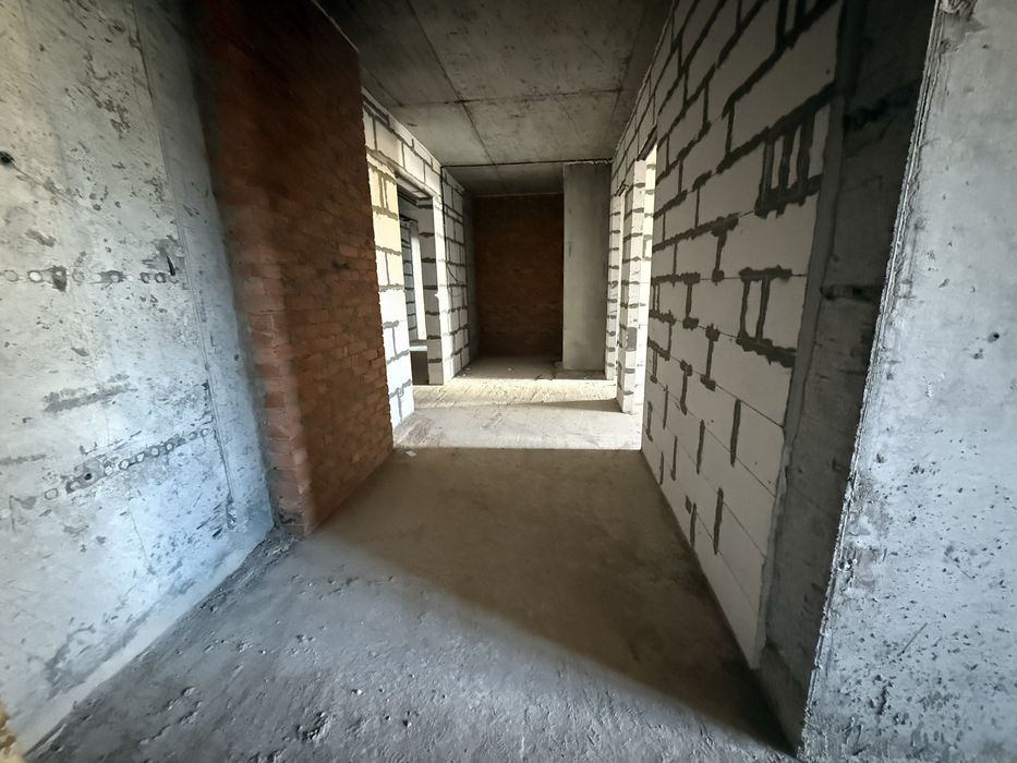 Продаж 2 кімнаної квартири 67,37 м2