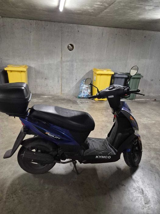 Skuter Kymco agiliti z 2020 roku
