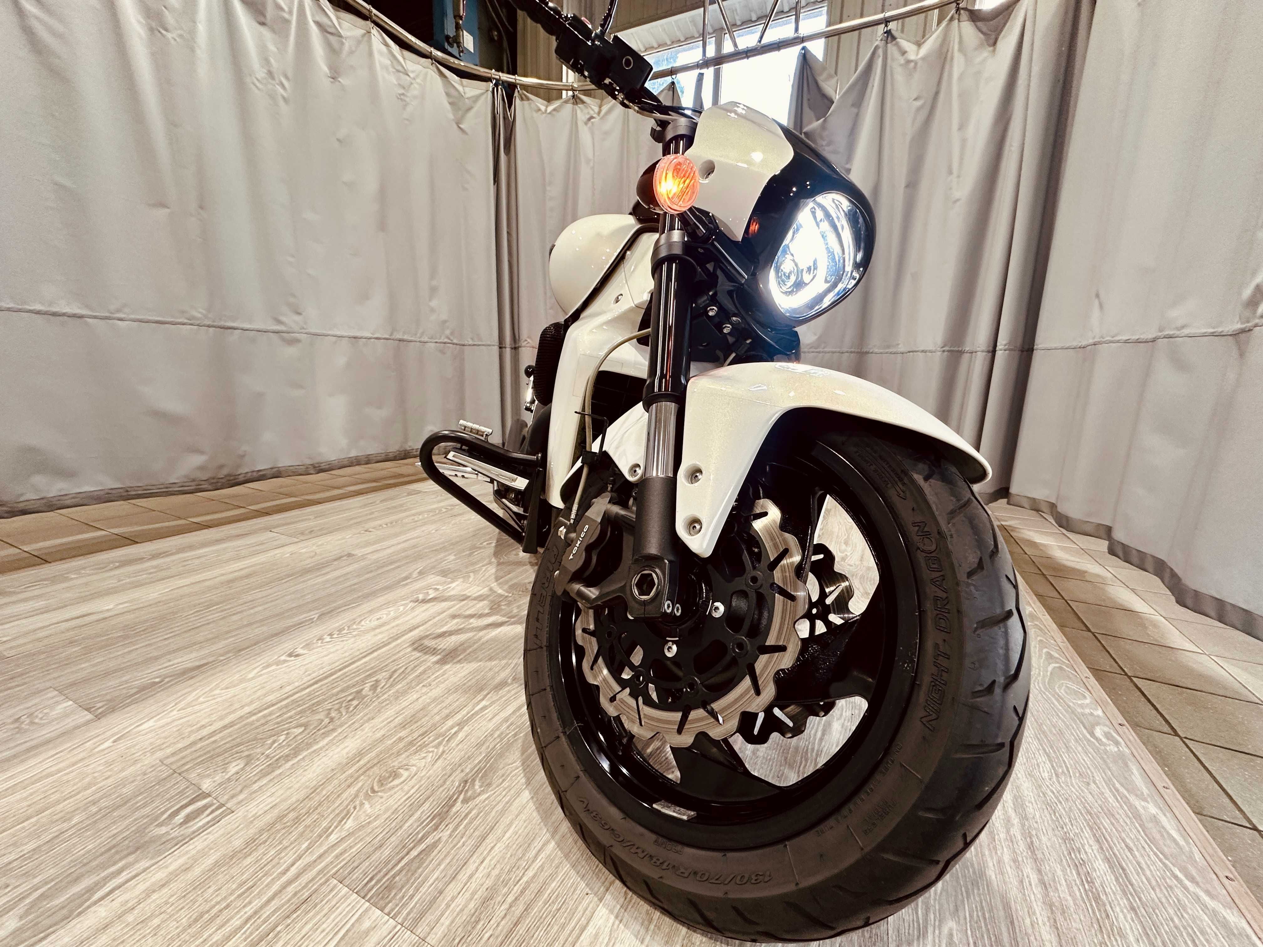 Suzuki M109R Boulevard