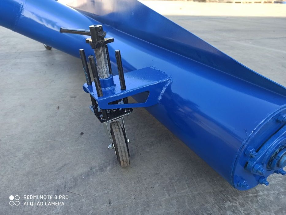 Погрузчик шнековый с подборщиком 2 м и высотой погрузки до 5 м