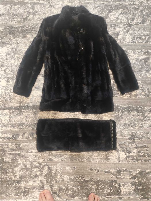 Продам норкову шубу