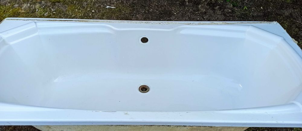 Banheira em acrílico e resguardo