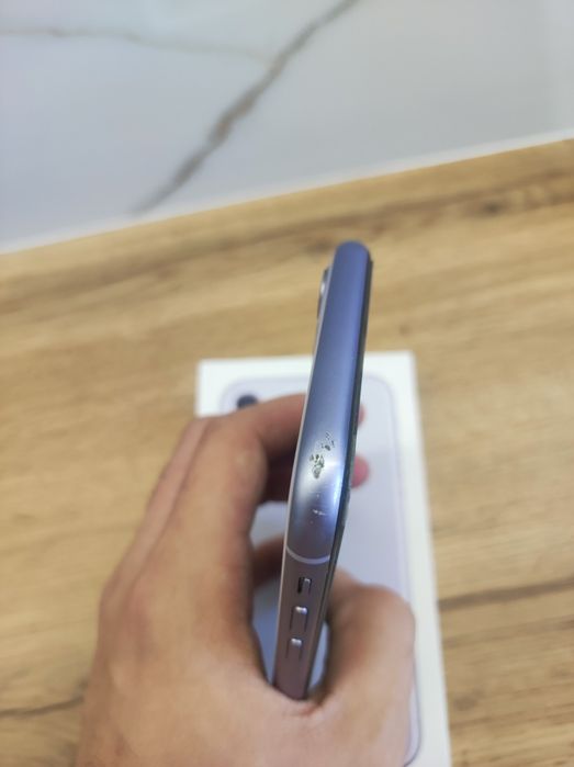 iPhone 11 64gb 70% baterii STAN IDEALNY