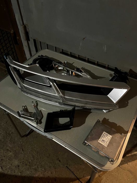Фара Audi Q7 4M0 941 033b USA на запчастини ПРАВА