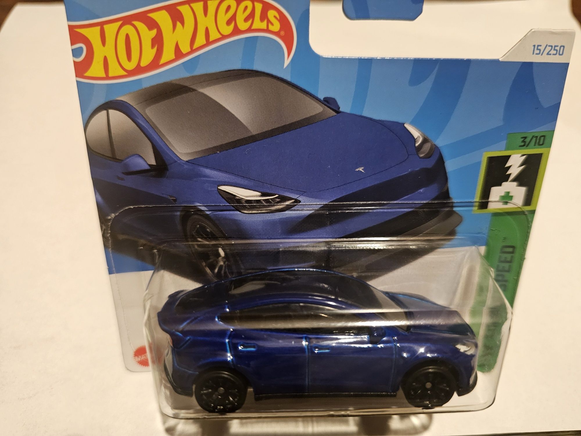 Tesla Y hot wheels