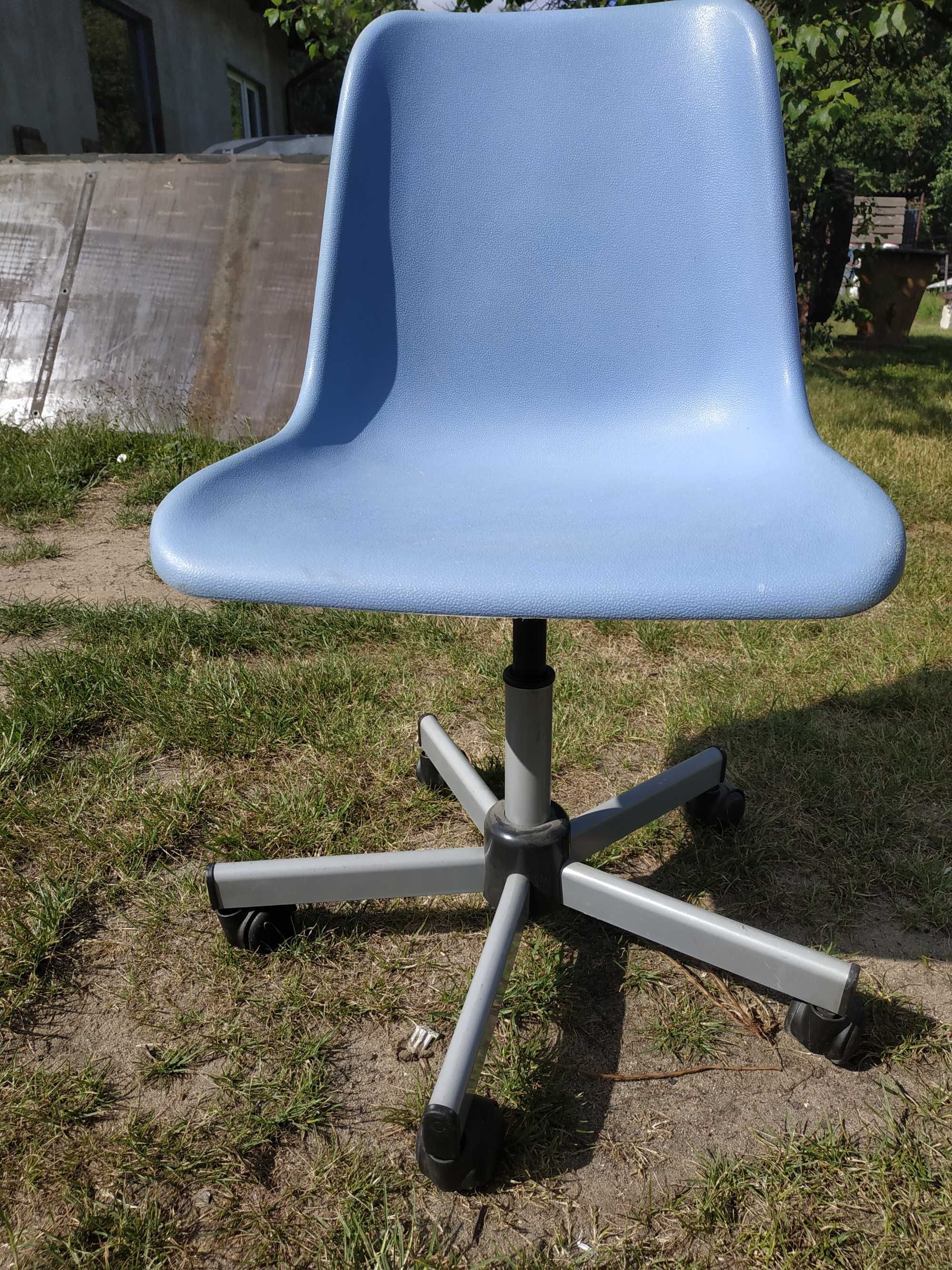 Krzesło obrotowe biurkowe dla dziecka, moge wysłać