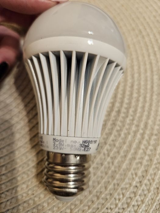 Żarówka kolorowa z pilotem