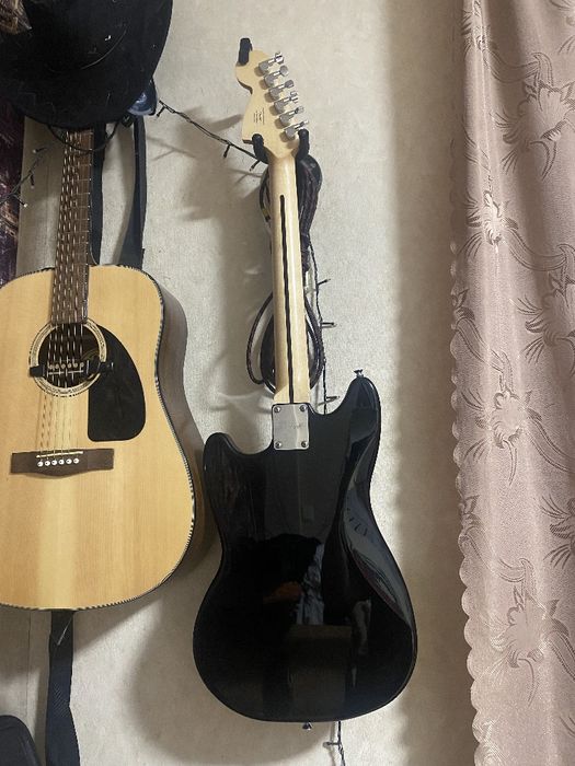 Електрогітара Fender Squier Bullet Mustang