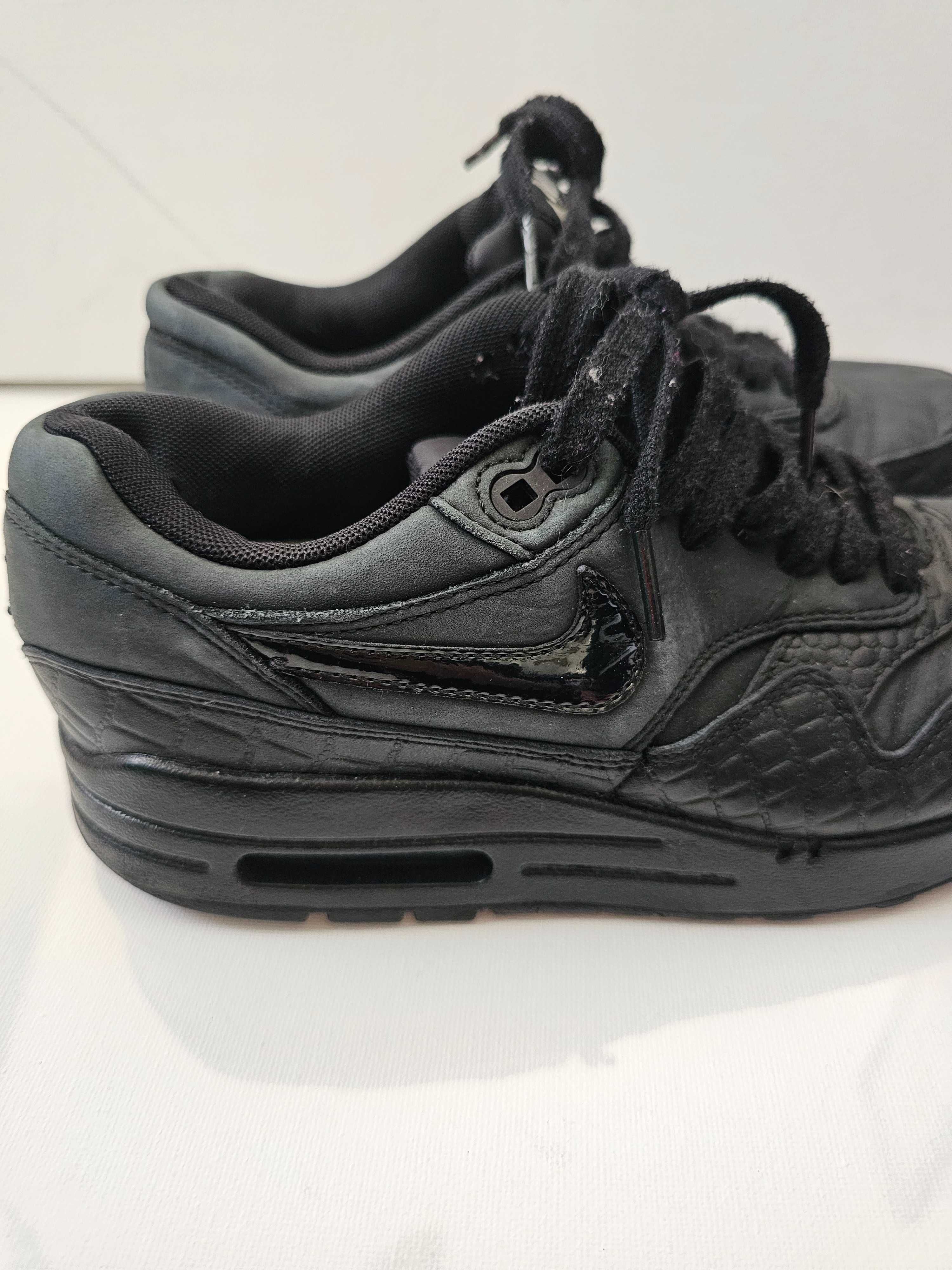 Czarne Nike air max 1 prm
