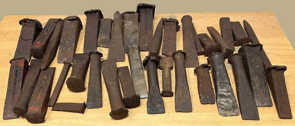 Cunhas para abrir lenha, Ferramentas antigas