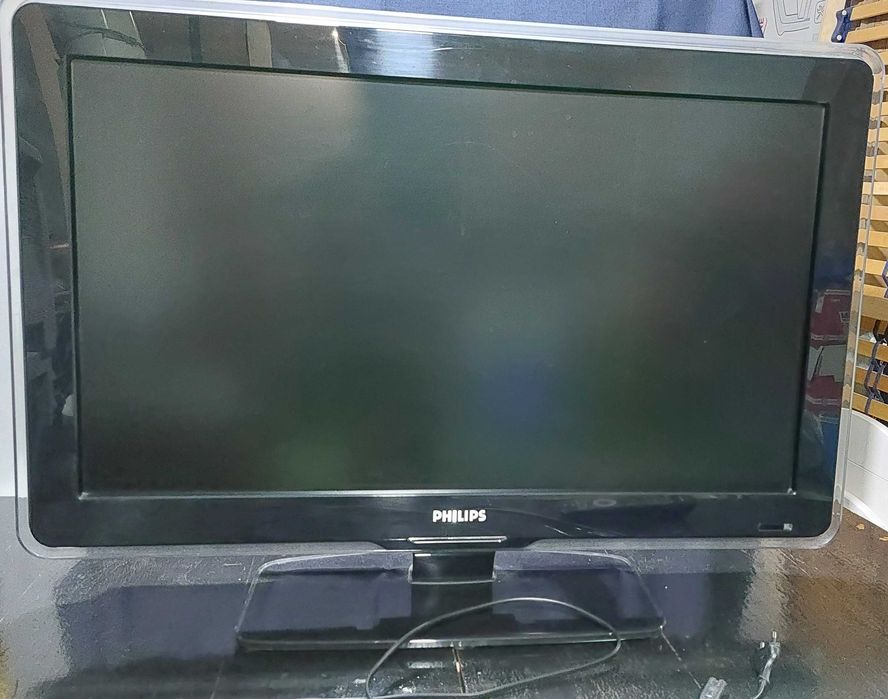 Philips 32PFL 7403D/12 32 cale HDReady telewizor LCD + pilot