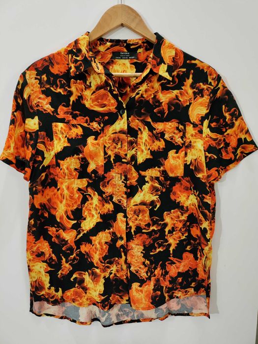 Koszula oversize z krótkim rękawem we wzór płomieni XS