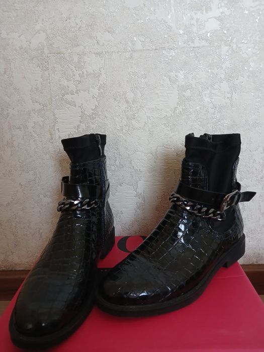 Полуботинки жіночі