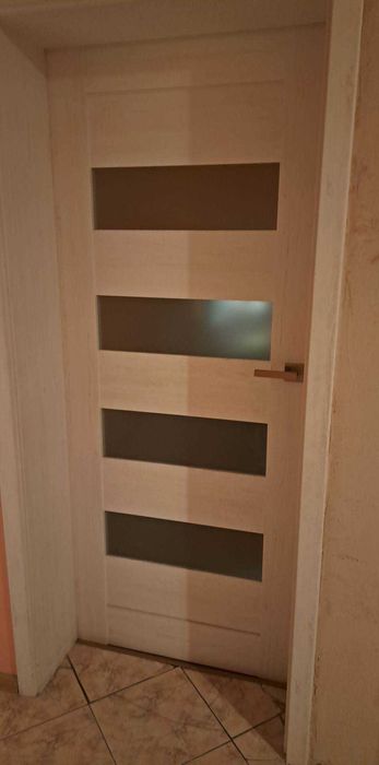 Drzwi białe z ościeżnicami — używane !!!