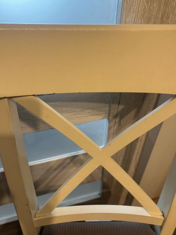 Białe krzesla Ikea 4 sztuki z podyszkami
