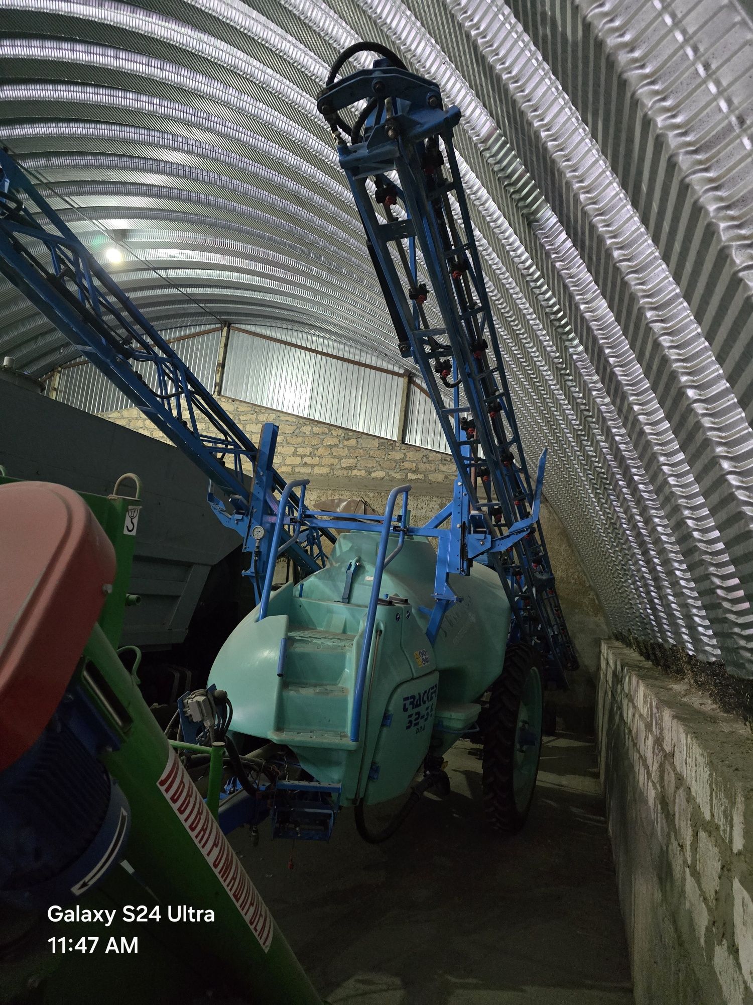 Продам берту практично новий.