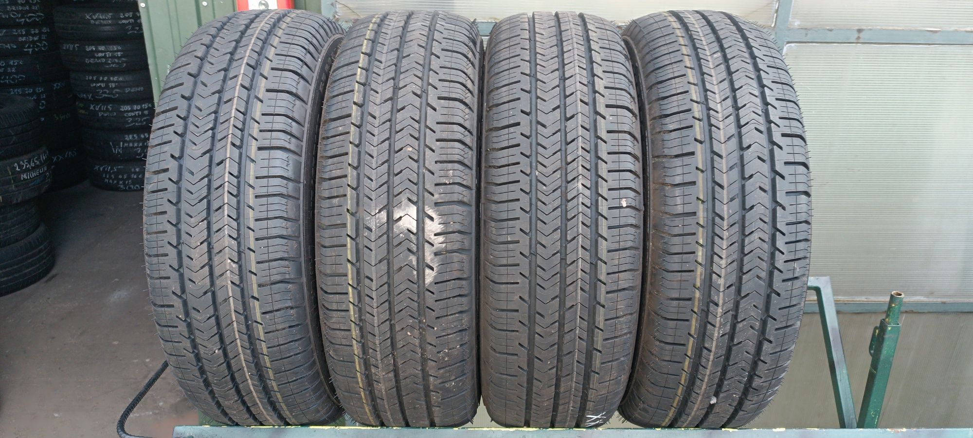 Opony Michelin 215/65/16c Jarbet #412