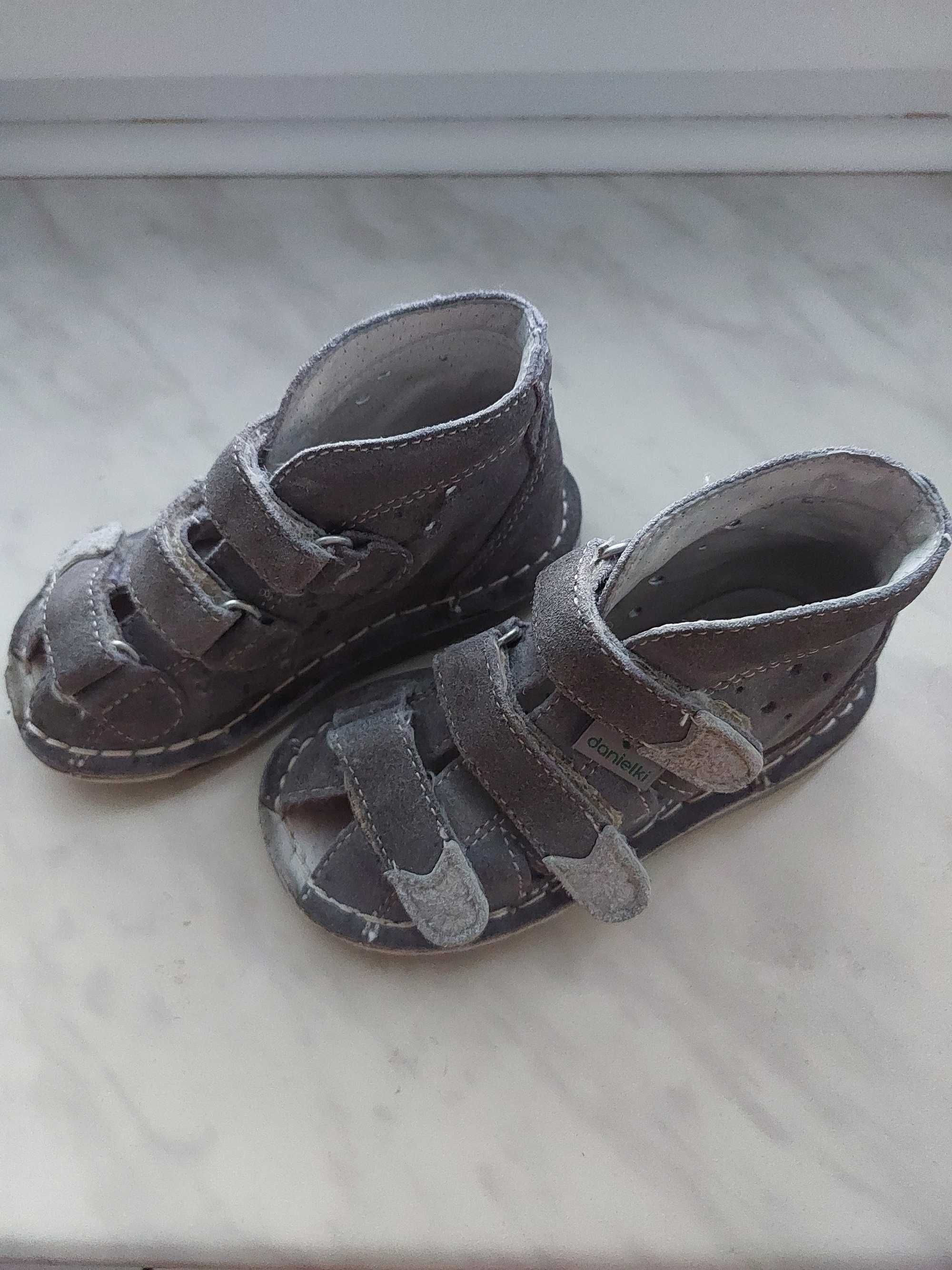 Sprzedam buty danielki