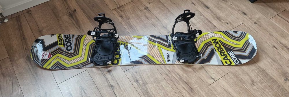Deska snowboardowa Raven Core Carbon 150cm z wiązaniami Raven Fastec L