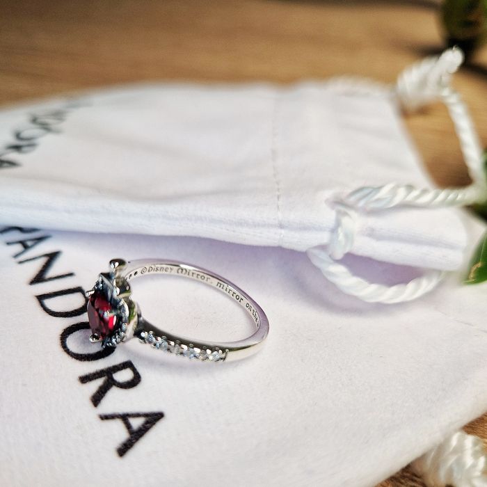 Каблучка срібна .