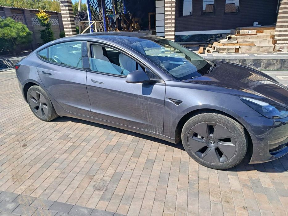 Оренда tesla m3 тесла модел 3