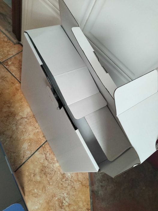 Vendo caixa PlayStation 5 em excelente estado