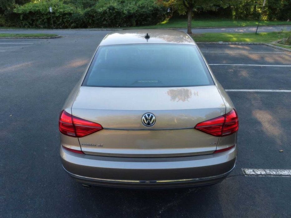 Volkswagen Passat SE      2016