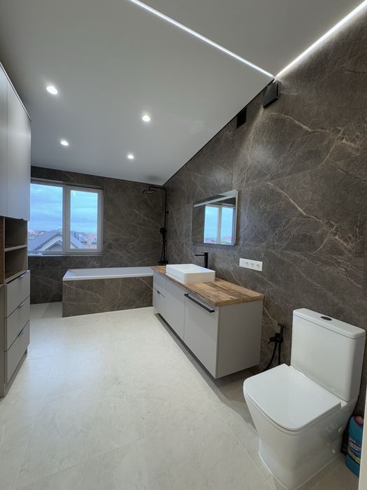 ПРОДАЖ просторої квартири з новим ремонтом