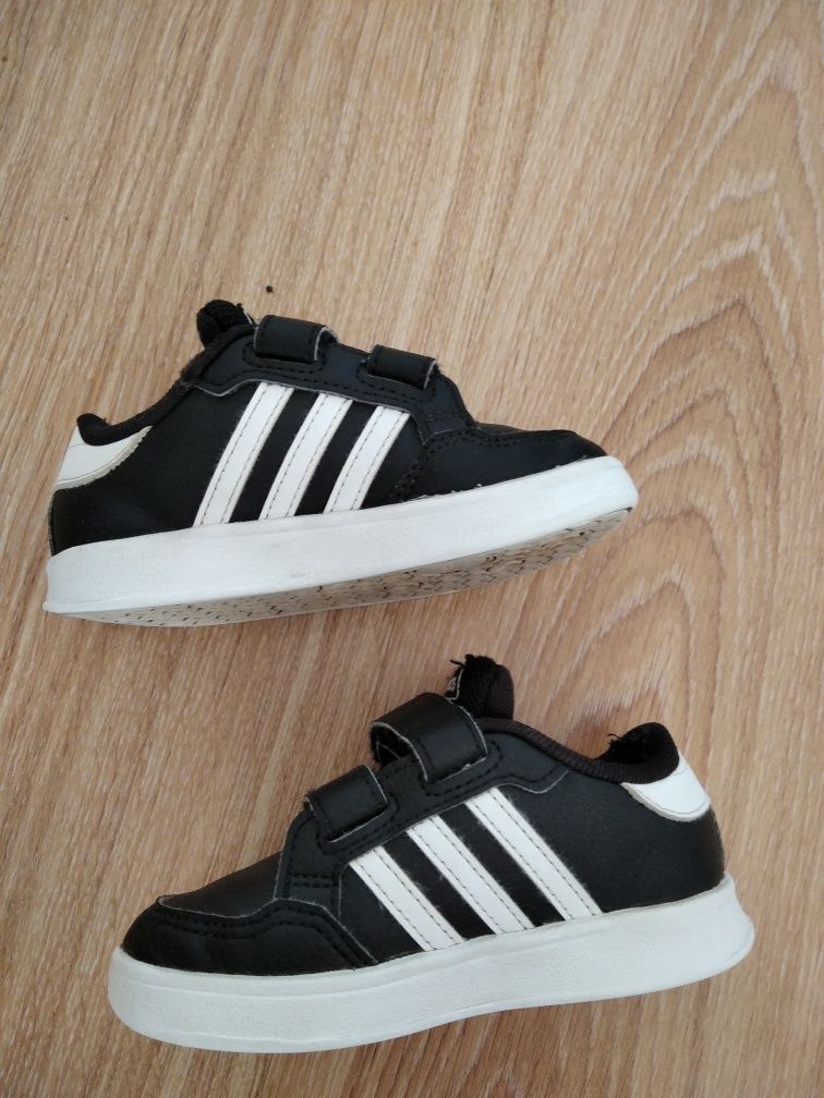 Buty adidasy firmy adidas rozmiar 23.5