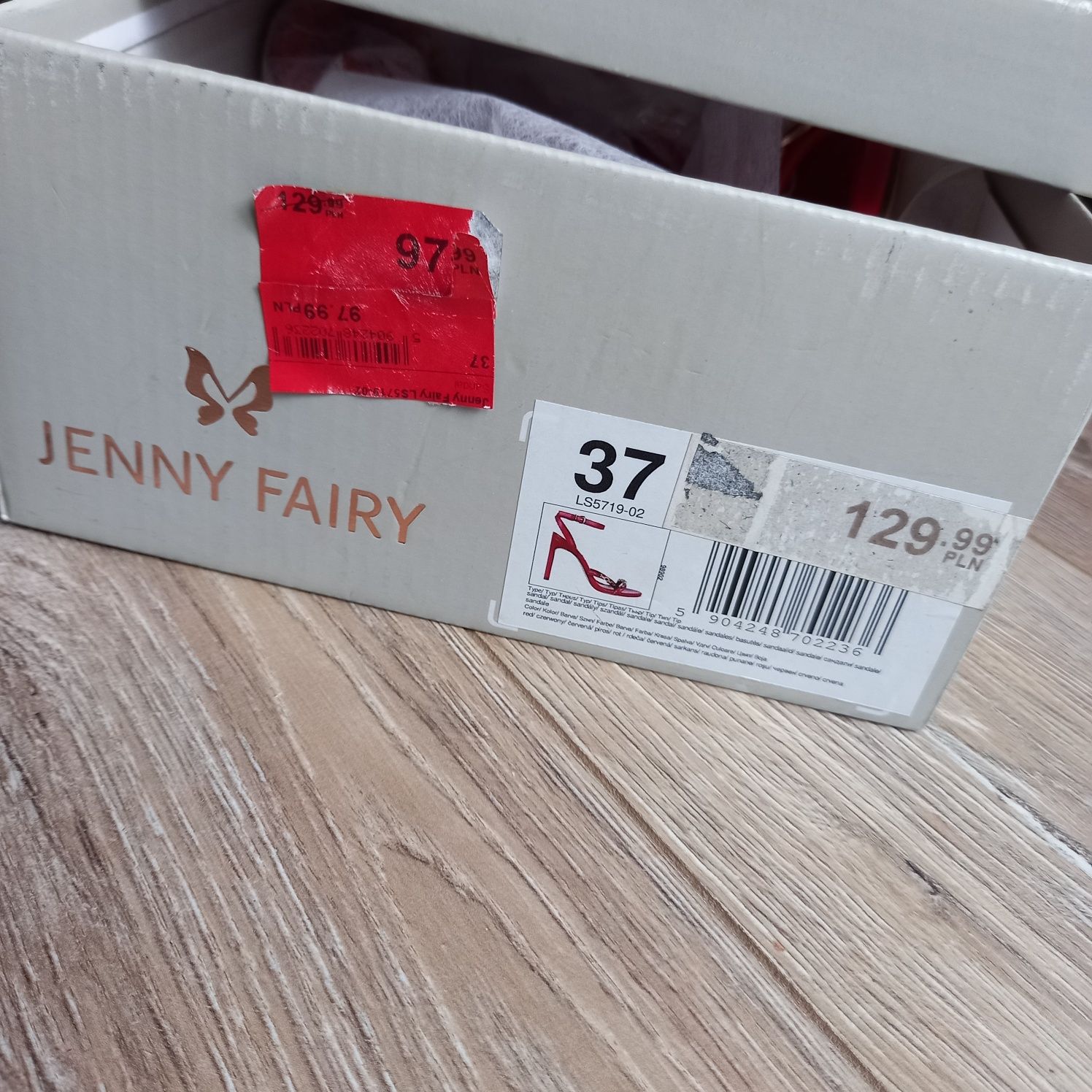 Nowe sukienka i buty.