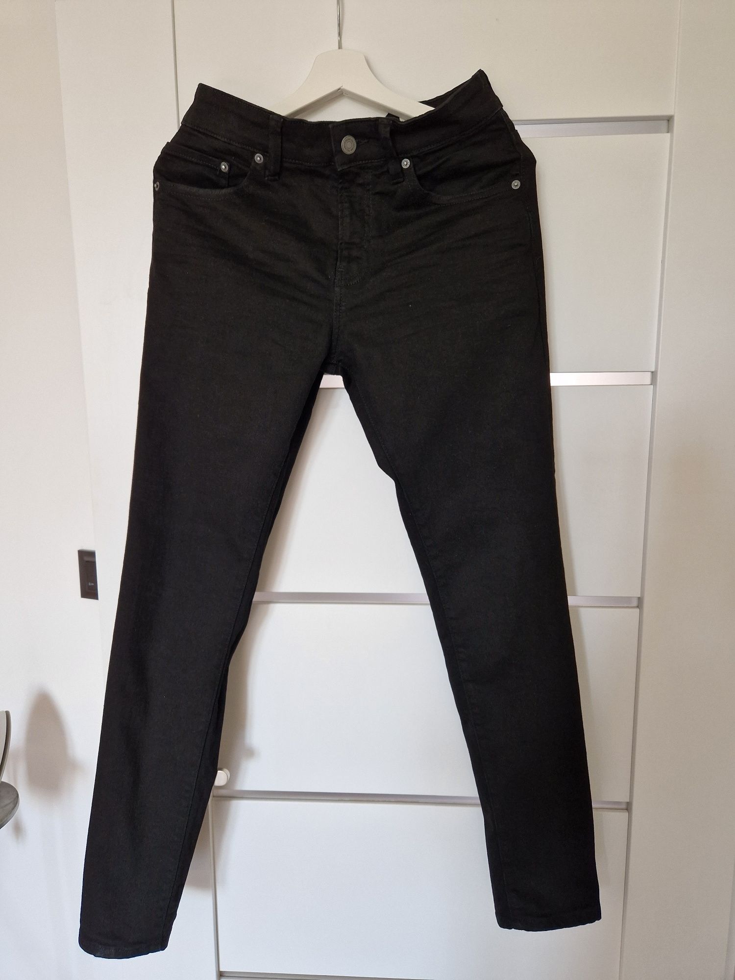 Dzinsowe czarne pull &bear r  170/176 r s dla nastolatka