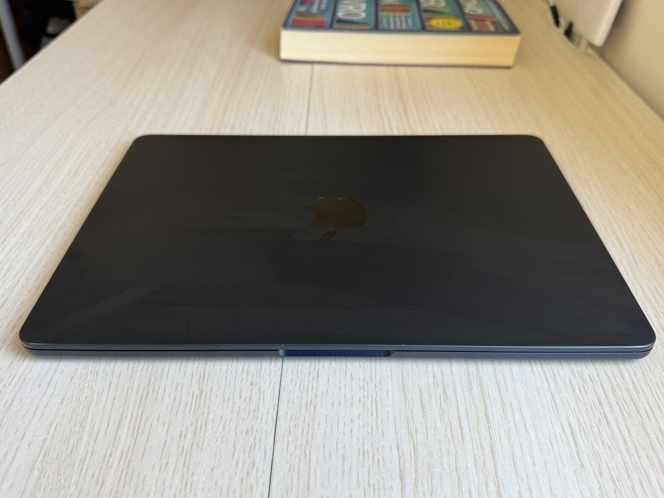 MacBook Air M2 (2022) - 256GB SSD / 8GB RAM - Como Novo - €790