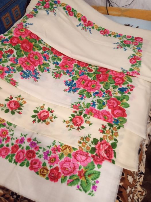 Платки  шерстяные.