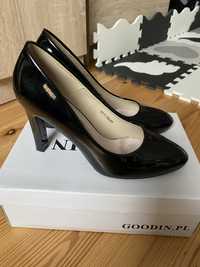 Czarne buty na obcasie r. 37 Goodin