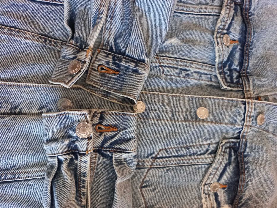 Джинсова жіноча куртка Bershka